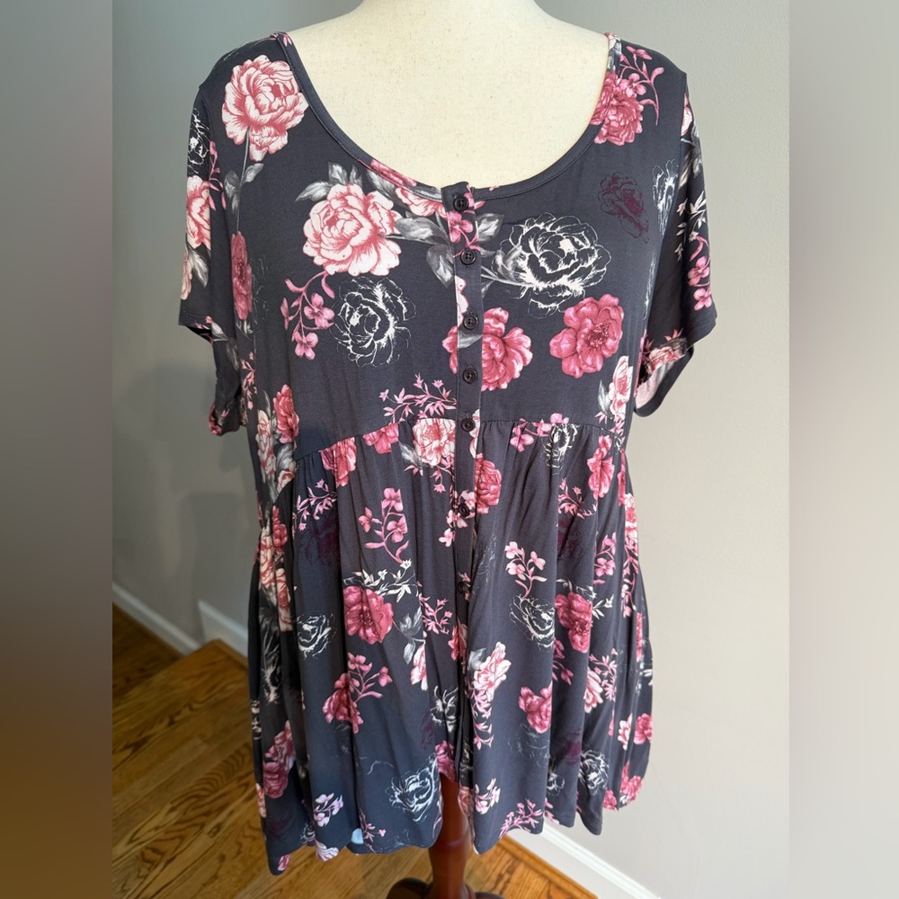 Torrid Gray Floral Supersoft Button-Front Babydoll Top- Torrid Size 3 (22-24,3X)